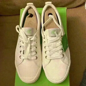 Cariuma OCA Low Off White Canvas Sneaker Woman’s 7.5M & 8M New W/Box